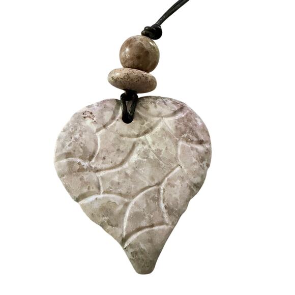 Travertine Heart Stone on Leather Pendant - Picture 3 of 7